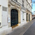 La facade du cabinet d'étiopathie au 9 quai aux fleurs paris 4